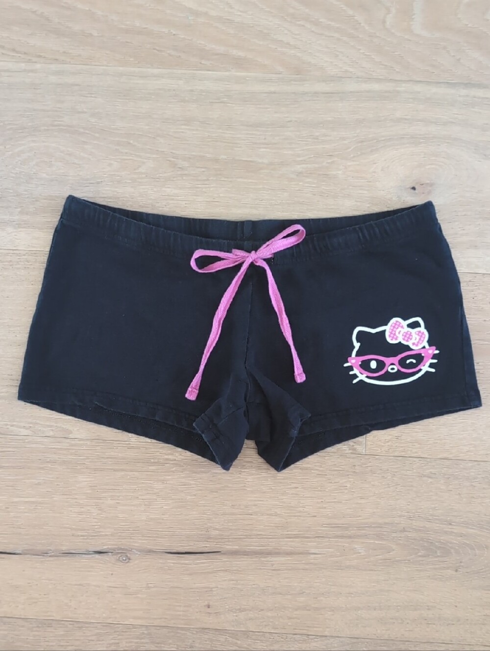 Hello Kitty Black Sleepwear Short with Pink Label - Picture 1 of 4